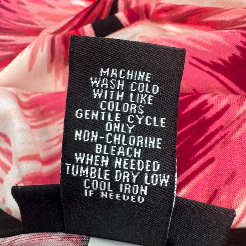 Catherines Top Women 3X Red White Any Wear 3/4 Sleeve Liquid Knit Stretch Floral - Picture 8 of 10